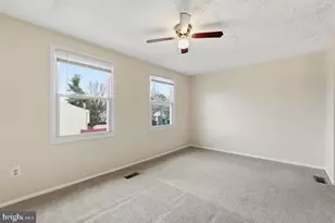 739 Brethour Ct, Sterling, VA 20164 - Photo 13