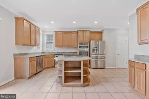 20319 Bowfonds St, Ashburn, VA 20147 - Photo 31