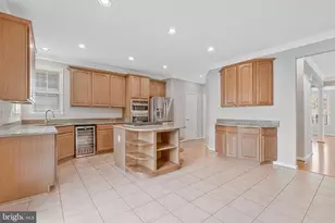 20319 Bowfonds St, Ashburn, VA 20147 - Photo 33