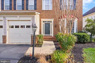 19296 Creek Field Cir, Leesburg, VA 20176 - Photo 9