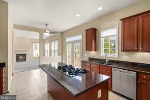 19296 Creek Field Cir, Leesburg, VA 20176 - Photo 15