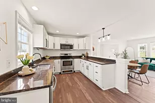 140 S 26th St, Purcellville, VA 20132 - Photo 15