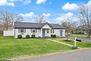 140 S 26th St, Purcellville, VA 20132 - Photo 1