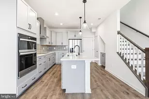 19705 Misty Moss Sq, Ashburn, VA 20147 - Photo 5