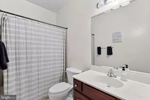 42037 Heaters Island Ct, Leesburg, VA 20176 - Photo 45