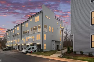 20821 Cloongee Ter, Dulles, VA 20166 - Photo 9