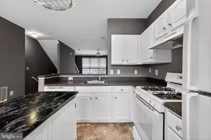 21867 Goodwood Terrace, Ashburn, VA 20147 - Photo 9