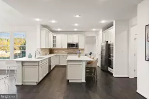 42222 Cameron Parish Dr, Ashburn, VA 20148 - Photo 3