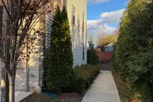 120 Tolocka Terrace NE, Leesburg, VA 20176 - Photo 3