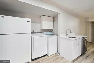 20672 Fairwater Pl, Sterling, VA 20165 - Photo 7