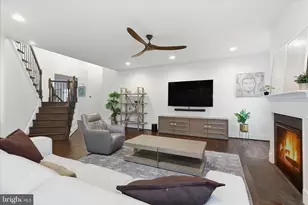 23698 Heather Mews Dr, Ashburn, VA 20148 - Photo 19