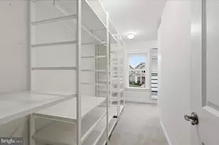 23698 Heather Mews Dr, Ashburn, VA 20148 - Photo 31