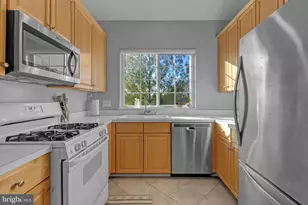 21855 Locomotive Terrace, Sterling, VA 20166 - Photo 13