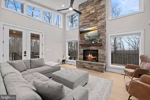 13549 Hanging Rock Ln, Lovettsville, VA 20180 - Photo 5