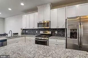 296 Wood Trestle Terrace SE, Leesburg, VA 20175 - Photo 9