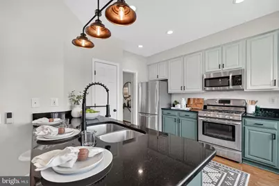 47610 Watkins Island Square, Sterling, VA 20165 - Photo 9