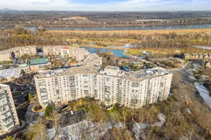 19385 Cypress Ridge Terrace, Leesburg, VA 20176 - Photo 3