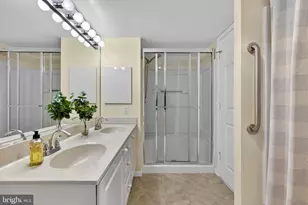 19385 Cypress Ridge Terrace, Leesburg, VA 20176 - Photo 43