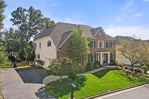 43423 Mountcastle Dr, Chantilly, VA 20152 - Photo 3