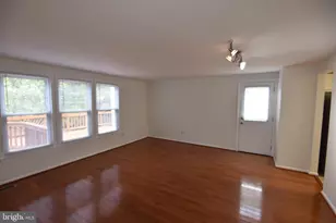 20040 Bobwhite Ln, Sterling, VA 20165 - Photo 9