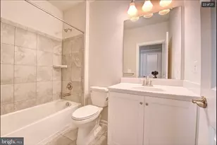 45161 Admiral Dr, Sterling, VA 20166 - Photo 27