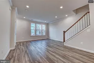 45161 Admiral Dr, Sterling, VA 20166 - Photo 9