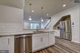 45161 Admiral Dr, Sterling, VA 20166 - Photo 15