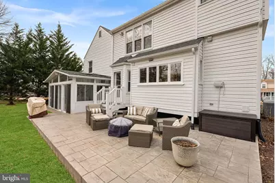 21 Lipscomb Court, Sterling, VA 20165 - Photo 9