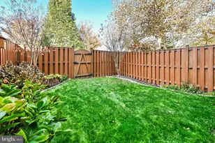 114 Hampshire Square SW, Leesburg, VA 20175 - Photo 9