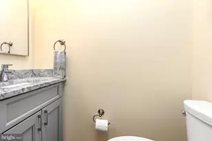 114 Hampshire Square SW, Leesburg, VA 20175 - Photo 17