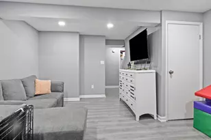 307 Brethour Ct, Sterling, VA 20164 - Photo 17