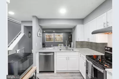 307 Brethour Court, Sterling, VA 20164 - Photo 5