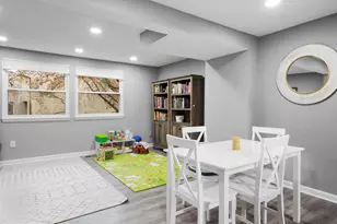 307 Brethour Ct, Sterling, VA 20164 - Photo 7