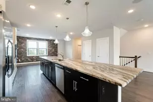 44750 Tiverton Sq, Ashburn, VA 20147 - Photo 11