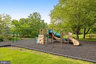 37 Alden Ct, Sterling, VA 20165 - Photo 29