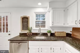 37 Alden Ct, Sterling, VA 20165 - Photo 15