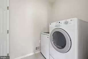 105 Meadowbrook Ct SW, Leesburg, VA 20175 - Photo 33