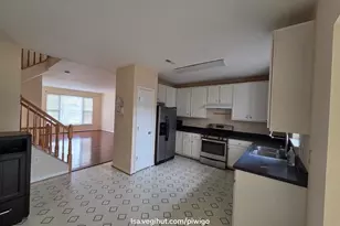 42856 Golf View Dr, Chantilly, VA 20152 - Photo 3