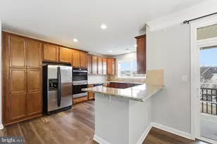 43605 McDowell Sq, Leesburg, VA 20176 - Photo 7