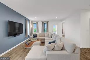 20941 Bluebird Sq, Sterling, VA 20165 - Photo 11