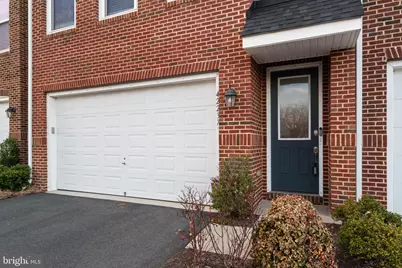 42237 Lancaster Woods Square, Chantilly, VA 20152 - Photo 3