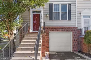 25450 Upper Clubhouse Dr, Chantilly, VA 20152 - Photo 3