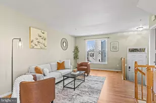 25450 Upper Clubhouse Dr, Chantilly, VA 20152 - Photo 7