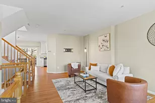 25450 Upper Clubhouse Dr, Chantilly, VA 20152 - Photo 5