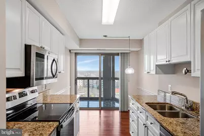 19385 Cypress Ridge Terrace #815, Leesburg, VA 20176 - Photo 7