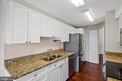 19385 Cypress Ridge Terrace #815, Leesburg, VA 20176 - Photo 9