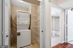 19385 Cypress Ridge Terrace, Leesburg, VA 20176 - Photo 25