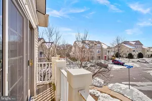 43374 Greyswallow Terrace, Ashburn, VA 20147 - Photo 37