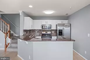 46966 Courtyard Sq, Sterling, VA 20164 - Photo 11