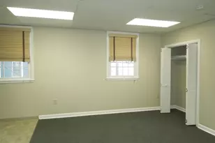 110 E Market St, Leesburg, VA 20176 - Photo 3